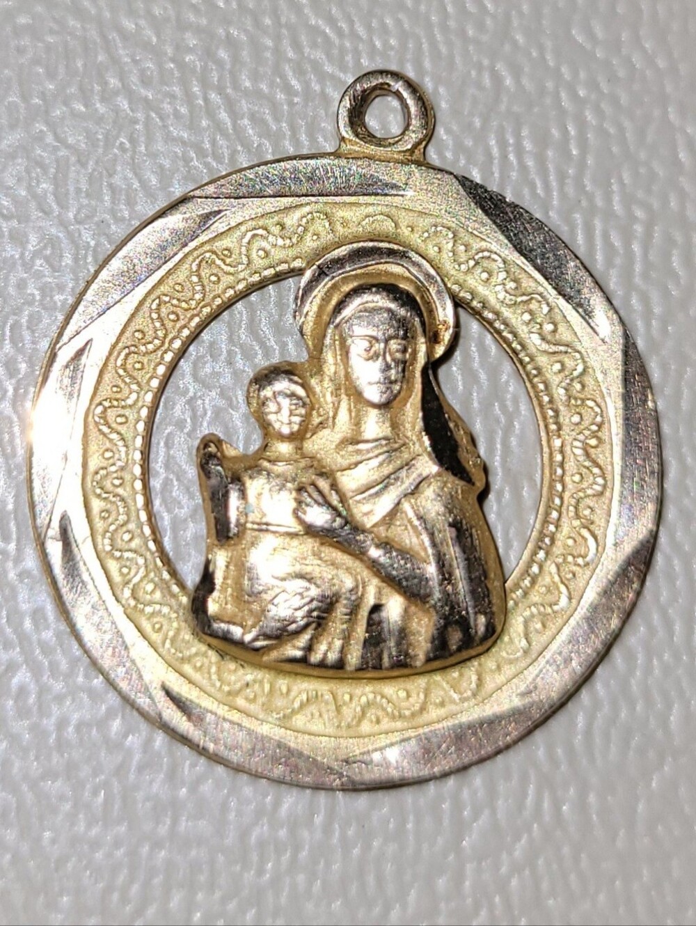 Chapel- Madonna and Child religious 10K Gold Chapel pendant. - Picture 2 of 4
